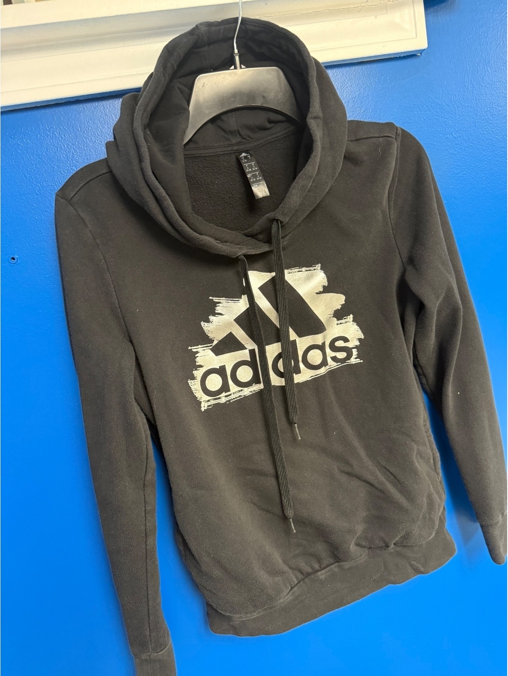 adidas Boys Size Small Black Paint Splatter Brushstroke Badge of Sport Hoodie